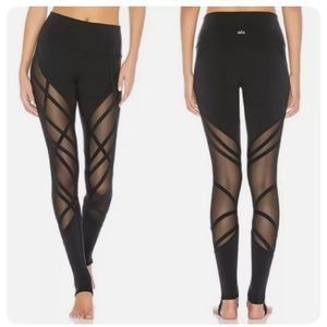 NWT Alo Yoga high-waist “wrap it up” wrapped stirrup legging XS